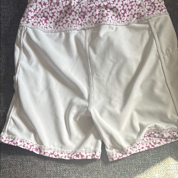 Senita Athletics Baseline shorts Medium EUC - Picture 9 of 10